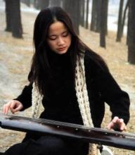 牡丹江市古琴演奏家（巫娜）的演奏特点与风格